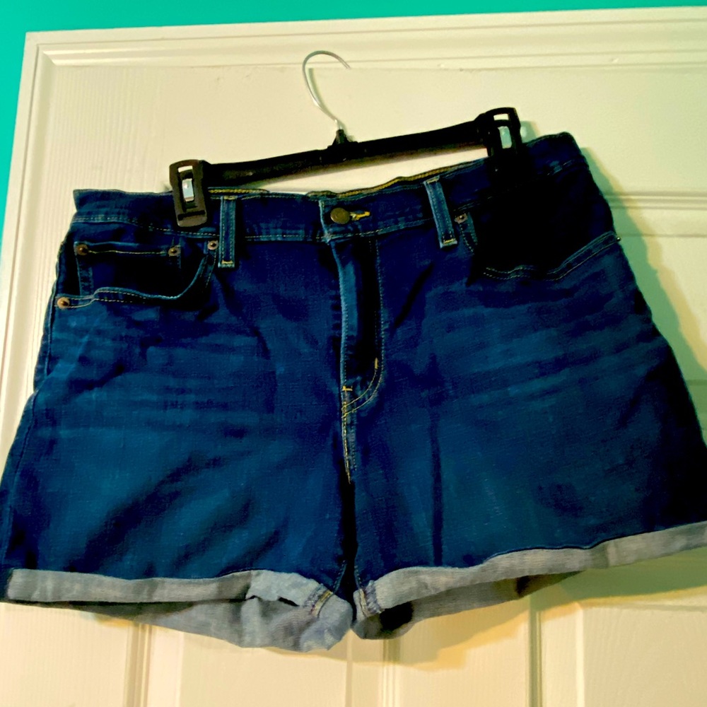 Levi’s mid length denim shorts; Size 33 (16 in Women’s)